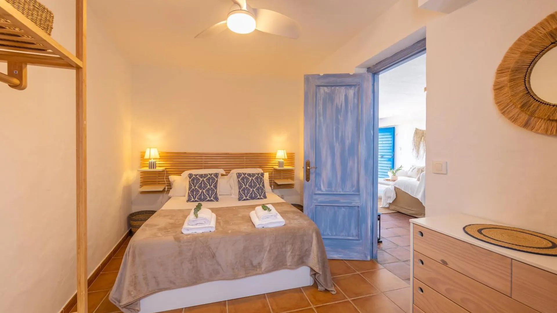 2Nd Line Beach, Garden, Office & Wifi Tarifa Apartment